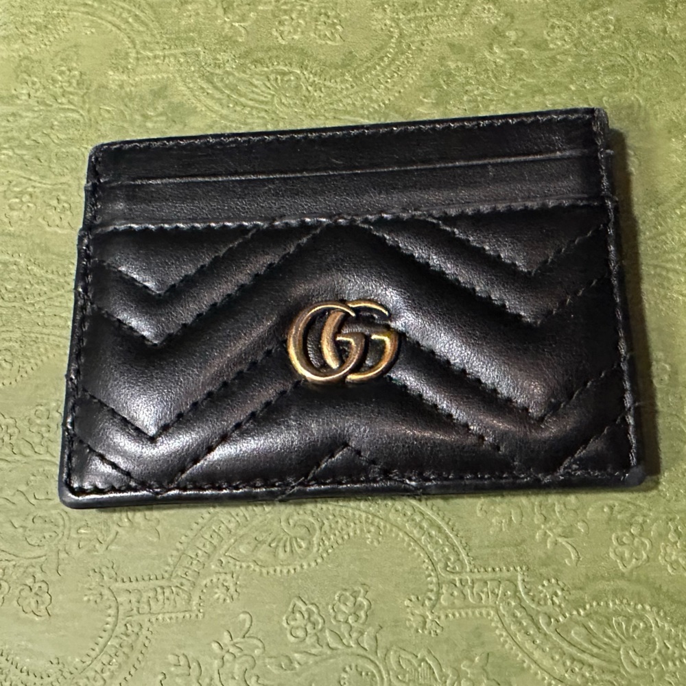 Gucci Credit Card holder - black - like new